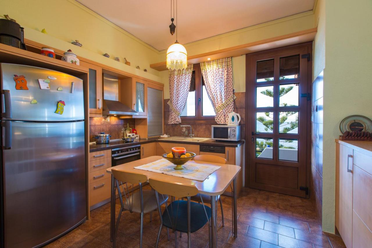 Beachfront Family Villa Katerina With Private Pool, Playground, Bbq & Amazing Sea Views! Petres  Extérieur photo