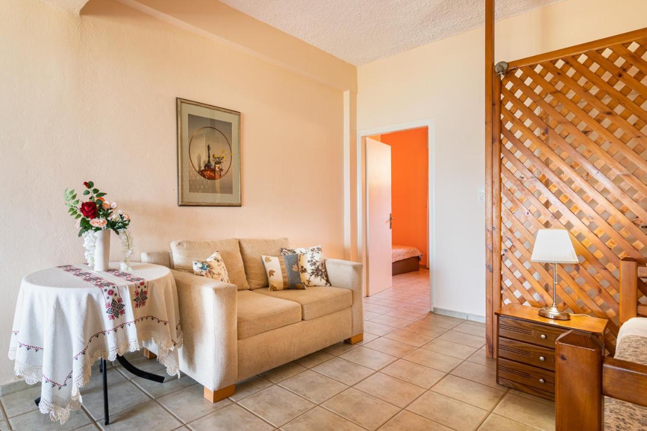 Beachfront Family Villa Katerina With Private Pool, Playground, Bbq & Amazing Sea Views! Petres  Extérieur photo